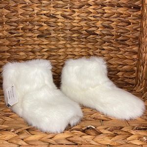 furry white ugg boots